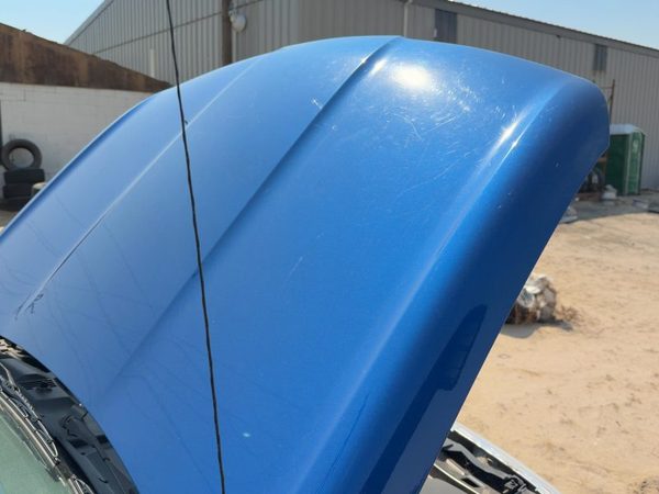 2005 Saturn Vue Hood Pacific Blue 91U — photo 2