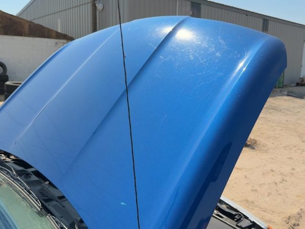 2005 Saturn Vue Hood Pacific Blue 91U — photo 5