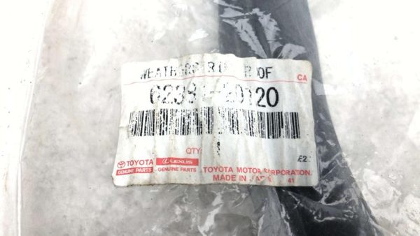 2003 Toyota Celica Passenger Right Roof Side Rail Weatherstrip Seal Oem — photo 2