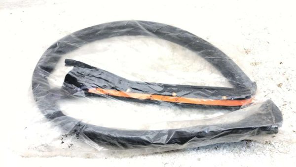 2003 Toyota Celica Passenger Right Roof Side Rail Weatherstrip Seal Oem — photo 5