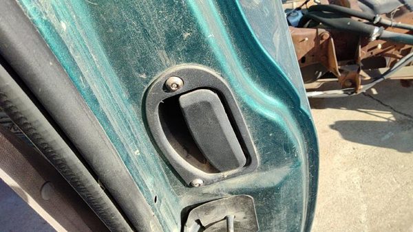 1998 Ford Ranger Outside Door Handle LH Ps Pacific Green 7L5Z1326605AA — photo 3