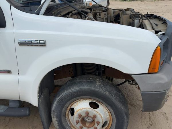 1999-2007 Ford F350 Passenger Right Front Fender Oem White F81Z16005Aa — photo 5
