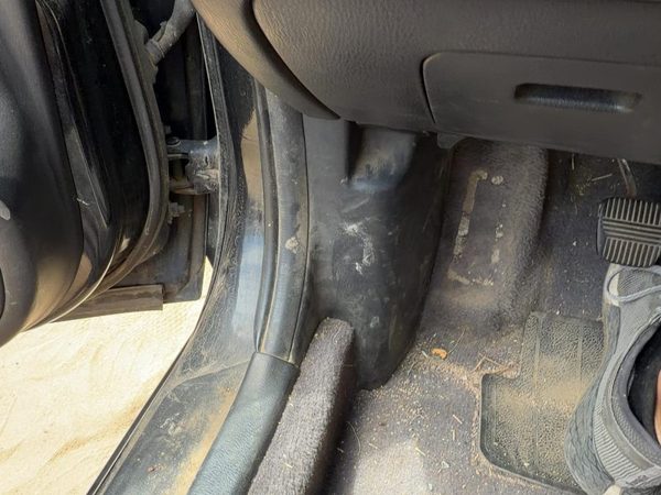 1995-1999 Nissan Maxima Driver Left Lower Kick Trim Panel Oem Black — photo 3