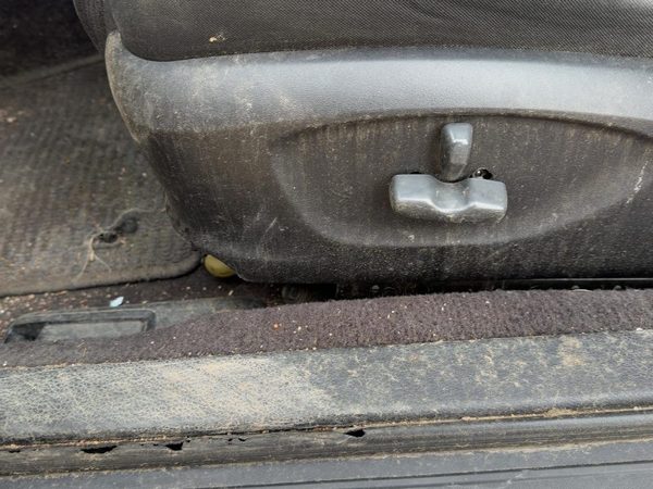 09 Legacy Outback Driver Left Side Power Seat Switch With Trim Panel Oem Black — photo 3