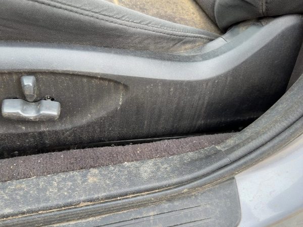 09 Legacy Outback Driver Left Side Power Seat Switch With Trim Panel Oem Black — photo 4
