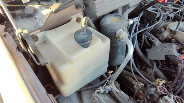 1992-1999 Chevy Suburban Coolant Reservoir Radiator Overflow Tank Bottle Oem — photo 4