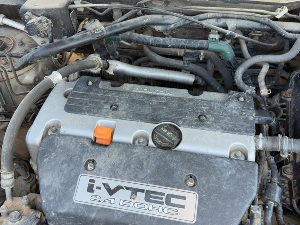 2002-2006 Honda Crv Valve Cover Oem 2.4L — photo 1