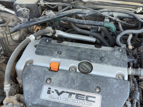 2002-2006 Honda Crv Valve Cover Oem 2.4L — photo 2