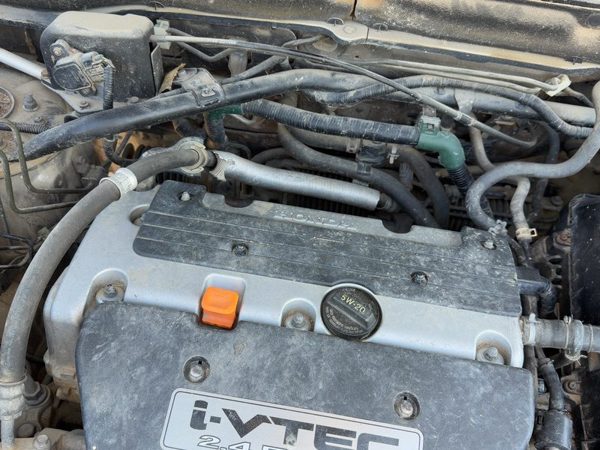 2002-2006 Honda Crv Valve Cover Oem 2.4L — photo 4