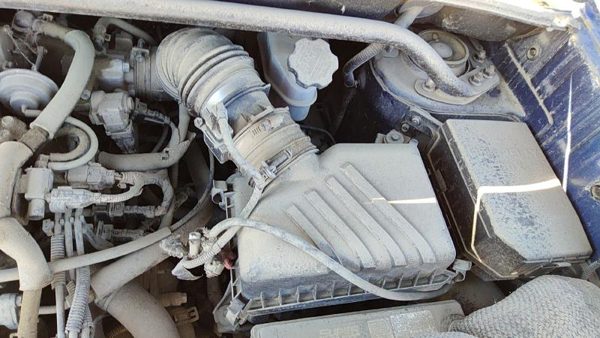 05-09 Tucson Complete Air Intake Cleaner Filter Box Housing With Tube 2.7L — photo 3