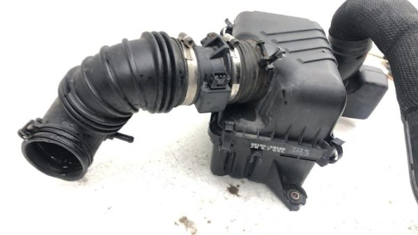 05-09 Tucson Complete Air Intake Cleaner Filter Box Housing With Tube 2.7L — photo 5