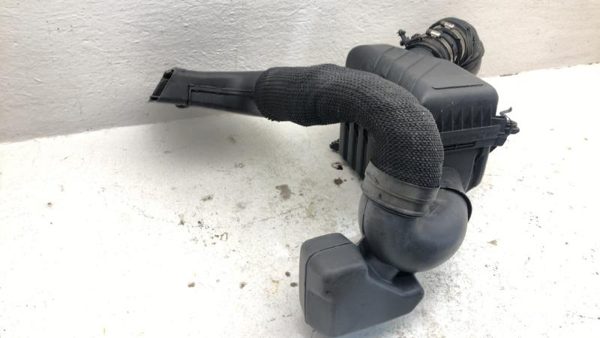 05-09 Tucson Complete Air Intake Cleaner Filter Box Housing With Tube 2.7L — photo 9