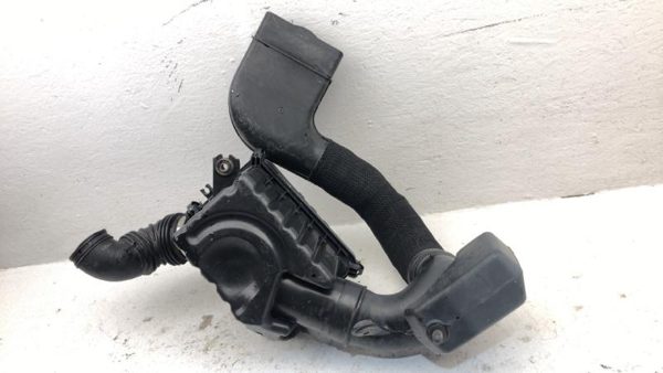 05-09 Tucson Complete Air Intake Cleaner Filter Box Housing With Tube 2.7L — photo 13