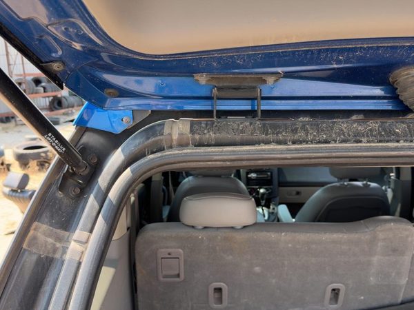 2002-2007 Saturn Vue Redline Rear Hatch Liftgate Hinge Pair Set OEM — photo 4