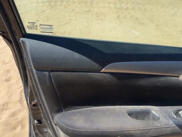 2014 Nissan Sentra Front Door Trim Panel LH Charcoal G — photo 3