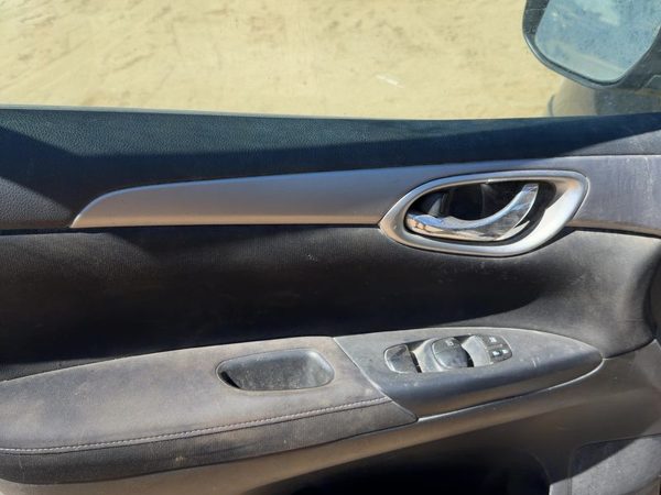 2014 Nissan Sentra Front Door Trim Panel LH Charcoal G — photo 5