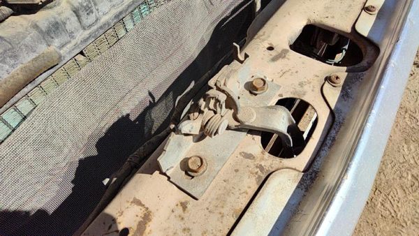 1981-1985 Dodge D350 Hood Latch Assembly With Bracket Oem 04335575 — photo 2
