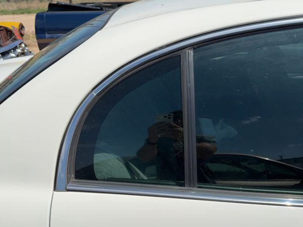 00-05 Lesabre Passenger Right Rear Vent Window Back Door Glass With Frame Oem — photo 2