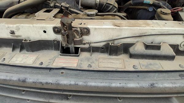 92-96 Ford Van E250 Top Plastic Cover Above Radiator Support Sight Shield Oem — photo 3