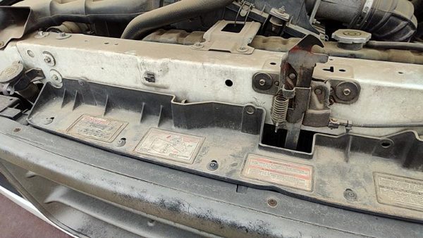 92-96 Ford Van E250 Top Plastic Cover Above Radiator Support Sight Shield Oem — photo 4