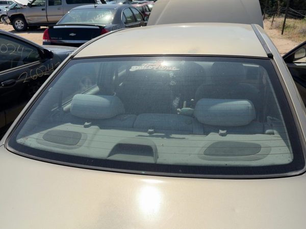 2001-2006 Hyundai Elantra Back Glass Rear Window Oem Sedan 871112D000 — photo 1