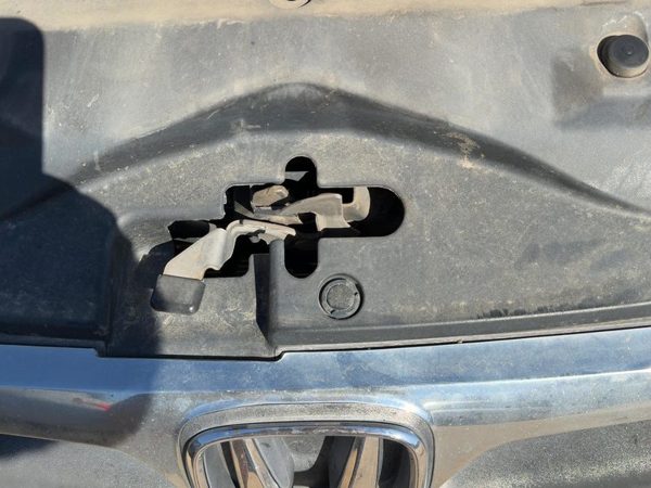 2003-2007 Honda Accord Hood Latch Assembly With Bracket Oem 7461775 — photo 1