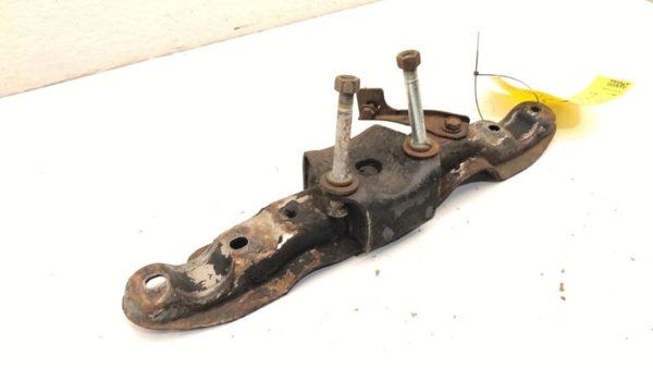 1970-1971 Nissan 240Z Rear Carrier Front Crossmenmber Oem Control Arm Mount — photo 2