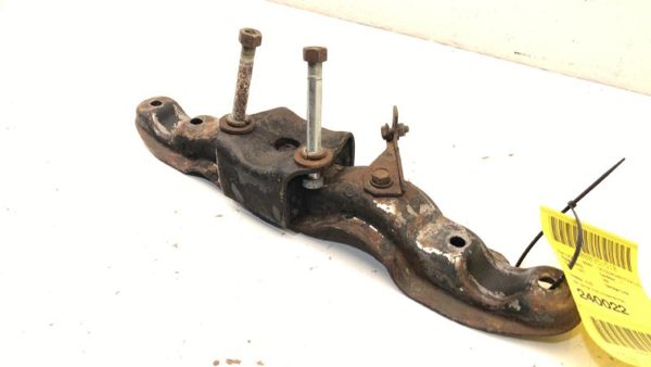 1970-1971 Nissan 240Z Rear Carrier Front Crossmenmber Oem Control Arm Mount — photo 3