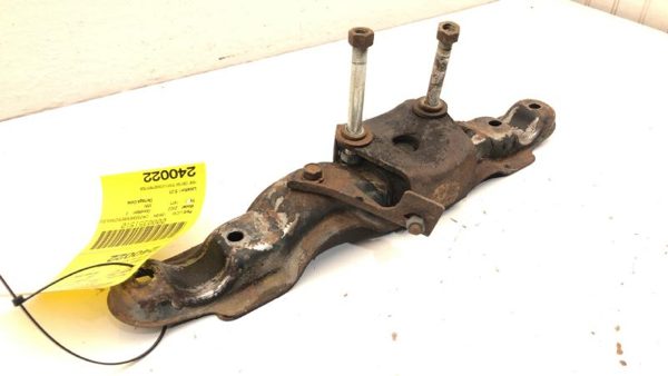1970-1971 Nissan 240Z Rear Carrier Front Crossmenmber Oem Control Arm Mount — photo 5