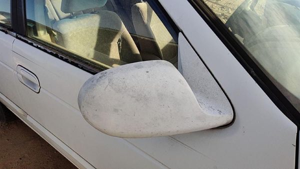 2000-2003 Nissan Sentra Passenger Right Side Mirror Door Mounted Power White Qm1 — photo 2