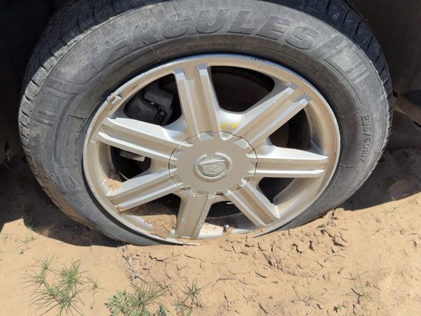 2004 Cadillac Srx 17" Wheel Oem Factory 7 Spoke Rim N93 #2 09594300 — photo 2