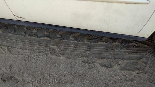 05-09 Lacrosse Passenger Right Lower Rocker Panel Moulding Side Skirt White 40U — photo 3
