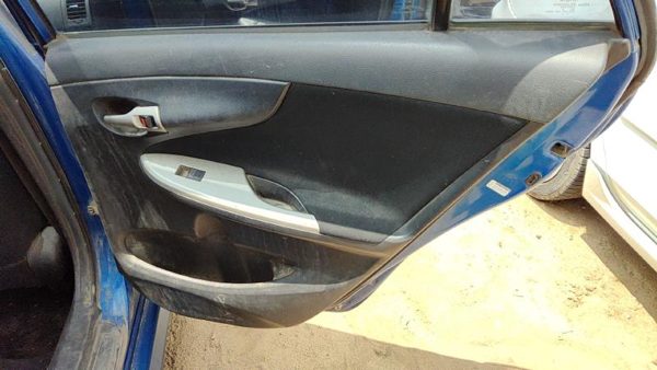 09 10 Corolla Passenger Right Rear Inside Door Trim Panel With Switches Back — photo 4