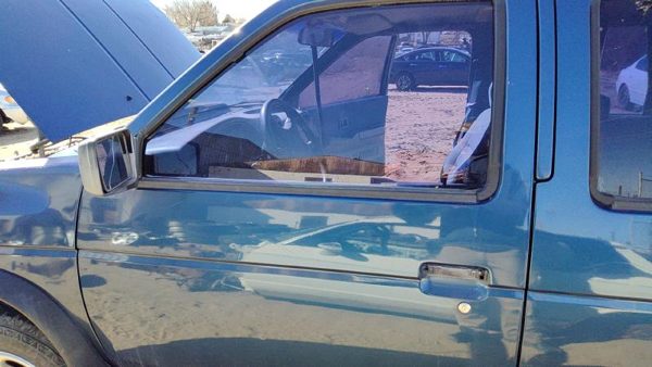 1995 Nissan Pathfinder Front Door LH Blue — photo 5
