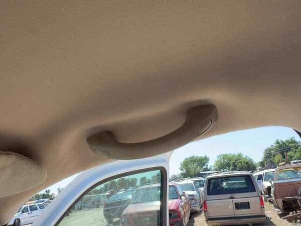 2005 Chevy Silverado 2500 Passenger Right Upper Grab Handle Oem Crew Cab Tan 52D — photo 1