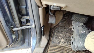 2002-2005 Ford Explorer Driver Left Lower Kick Trim Panel Oem Tan Gp