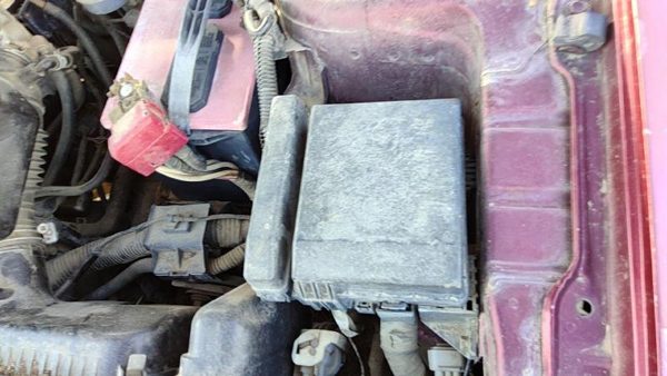 2006 Mitsubishi Galant Engine Fuse Box 3.8L — photo 1