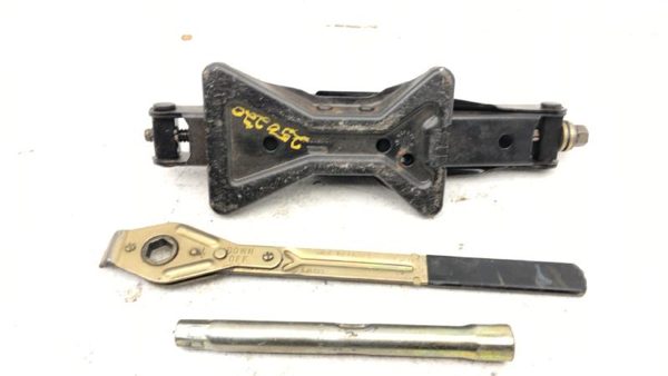 1988-1993 Olds Cutlass Cierra Olds Cutlass Jack Tool Kit Set Assembly Spare Oem — photo 5