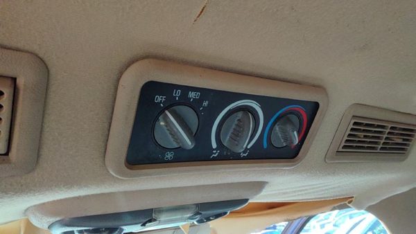 92-94 Chevy Suburban Rear Temperature Control Module In Dash Heater Ac Head Unit — photo 2