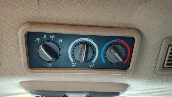 92-94 Chevy Suburban Rear Temperature Control Module In Dash Heater Ac Head Unit — photo 1