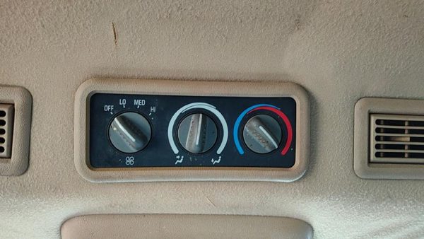 92-94 Chevy Suburban Rear Temperature Control Module In Dash Heater Ac Head Unit — photo 4