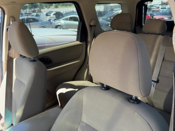 05-07 Escape Pair Of Front Headrests Oem Left Right Set Seat Cloth Pebble Tan Ah — photo 1