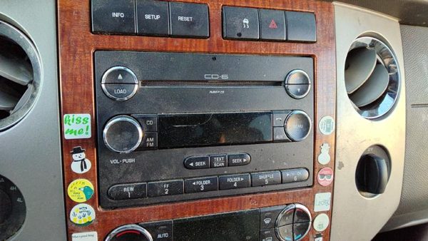 2008 Ford Expedition Audio & Visual Equip.(radio) ??? — photo 2