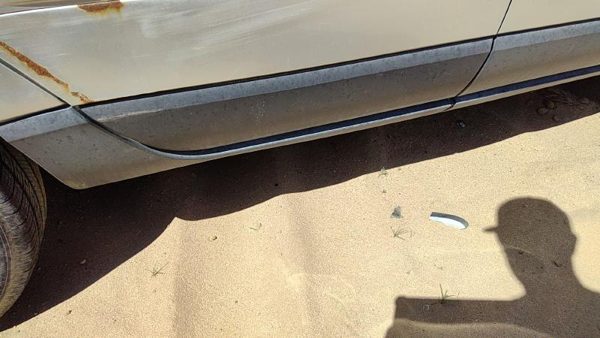 2004-2008 Chrysler Pacifica Passenger Right Rear Lower Rocker Panel Moulding — photo 4
