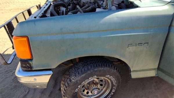 1988 LH Ford F150 Driver Left Front Fender OEM Green E7TZ16005A — photo 3