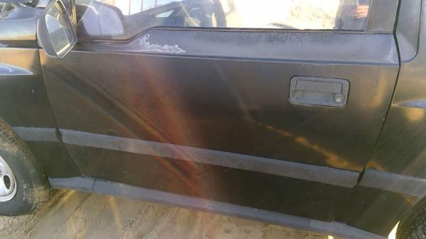 1996 Geo Tracker Front Door LH Black — photo 2