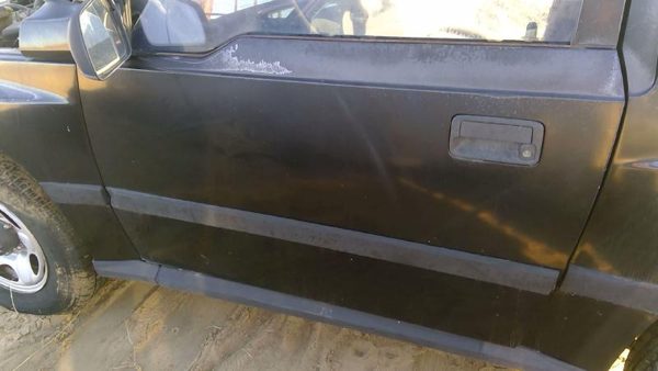1996 Geo Tracker Front Door LH Black — photo 4