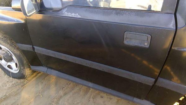 1996 Geo Tracker Front Door LH Black — photo 7