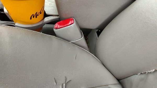 2007-2009 Chevy Equinox Driver Left Front Seat Belt Buckle Receiver Oem Gray 142 — photo 1