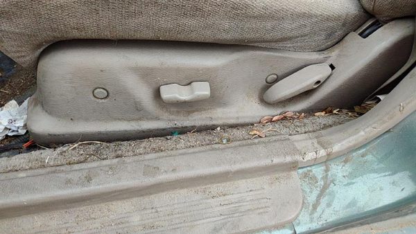 00-04 Legacy Outback Driver Left Side Power Seat Switch With Trim Panel Oem Tan — photo 4